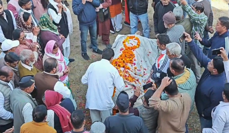 उत्तराखंड आंदोलन के योद्धा दिवाकर भट्ट पंचतत्व में विलीन, हरिद्वार में नम आंखों से दी गई अंतिम विदाई