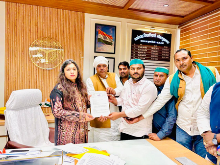 संयुक्त मोर्चे के आह्वान पर बीकेयू का प्रदर्शन, किसानों की मांगों को लेकर जिला प्रशासन को सौंपा ज्ञापन