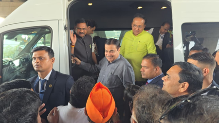 पलसाना पहुंचे केंद्रीय मंत्री नितिन गडकरी ने कहा, जल्द शुरू होगा अंडरपास का काम