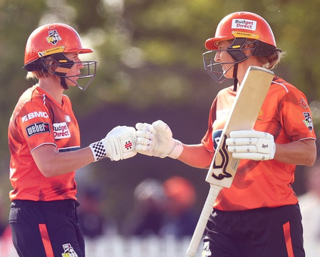 महिला बिग बैश लीग पर्थ स्कॉर्चर्स ने मेलबर्न रेनेगेड्स को 4 विकेट से हराया महिला बिग बैश लीग पर्थ स्कॉर्चर्स ने मेलबर्न रेनेगेड्स को 4 विकेट से हराया