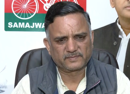 सरकार राजनीतिक फायदे के लिए एसआईआर करवा रही सपा नेता उदयवीर सिंह सरकार राजनीतिक फायदे के लिए एसआईआर करवा रही सपा नेता उदयवीर सिंह