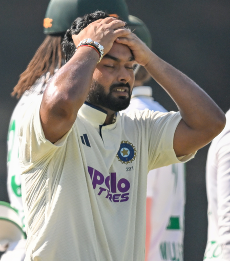 हम उम्मीदों पर खरे नहीं उतर पाए, कड़ी मेहनत कर वापसी करेंगे ऋषभ पंत हम उम्मीदों पर खरे नहीं उतर पाए, कड़ी मेहनत कर वापसी करेंगे ऋषभ पंत