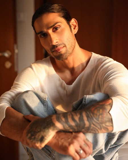 मां की झलक हर सीन में तलाशते हैं प्रतीक बब्बर, दर्द और संघर्ष ने बनाया मजबूत कलाकार मां की झलक हर सीन में तलाशते हैं प्रतीक बब्बर, दर्द और संघर्ष ने बनाया मजबूत कलाकार