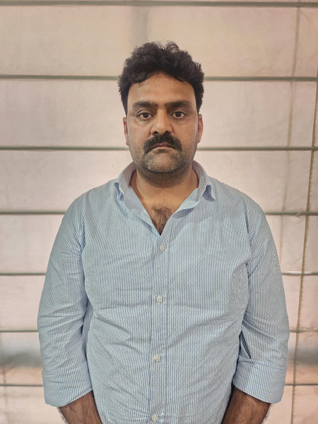 लखनऊ कोडीन सिरप मामले में एक और आरोपी गिरफ्तार, बांग्लादेश और नेपाल तक हो रही थी सप्लाई लखनऊ कोडीन सिरप मामले में एक और आरोपी गिरफ्तार, बांग्लादेश और नेपाल तक हो रही थी सप्लाई