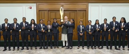 पीएम मोदी ने ब्लाइंड टी20 विश्व कप जीतने वाली भारतीय महिला टीम से की मुलाकात