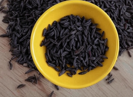 पेट के कीड़ों और गैस की समस्या का रामबाण उपाय है किचन में मौजूद ये मसाला, जानें सेवन का सही तरीका