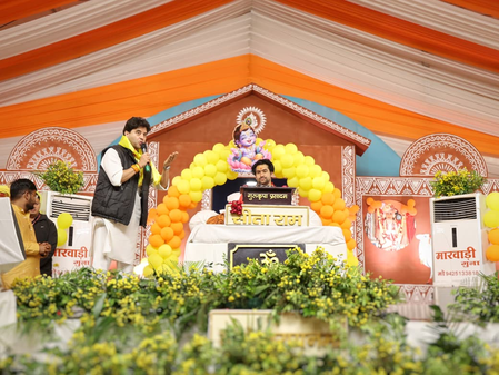 केंद्रीय मंत्री सिंधिया के मुरीद हुए बाबा बागेश्वर, जमकर की तारीफ केंद्रीय मंत्री सिंधिया के मुरीद हुए बाबा बागेश्वर, जमकर की तारीफ