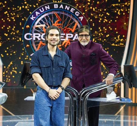 ‘Fighter’ villain Rishabh Sawhney calls meeting Amitabh Bachchan one of the most surreal feelings ‘Fighter’ villain Rishabh Sawhney calls meeting Amitabh Bachchan one of the most surreal feelings