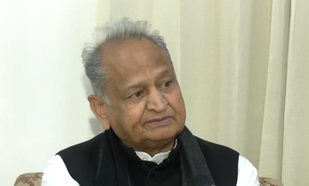 एसआईआर प्रक्रिया पर गहलोत का हमला, कहा- देश में हाहाकार, लोग दबाव में कर रहे आत्महत्या एसआईआर प्रक्रिया पर गहलोत का हमला, कहा- देश में हाहाकार, लोग दबाव में कर रहे आत्महत्या