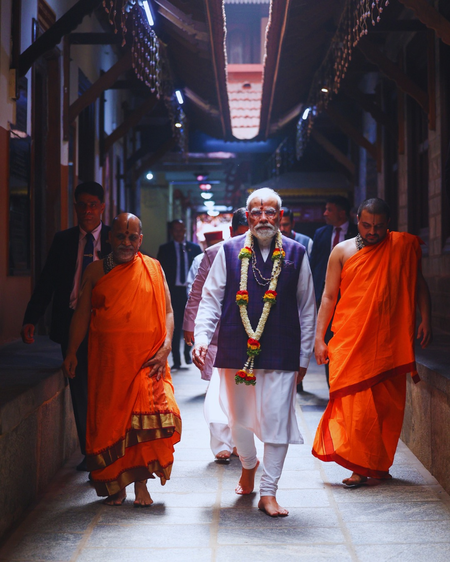 उडुपी के श्री कृष्ण मठ के दर्शन से धन्य महसूस कर रहा हूं प्रधानमंत्री मोदी उडुपी के श्री कृष्ण मठ के दर्शन से धन्य महसूस कर रहा हूं प्रधानमंत्री मोदी