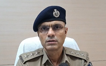 गुजरात जेल में कैद नारायण साईं पर एक और मामला दर्ज, सेल से मोबाइल फोन बरामद गुजरात जेल में कैद नारायण साईं पर एक और मामला दर्ज, सेल से मोबाइल फोन बरामद