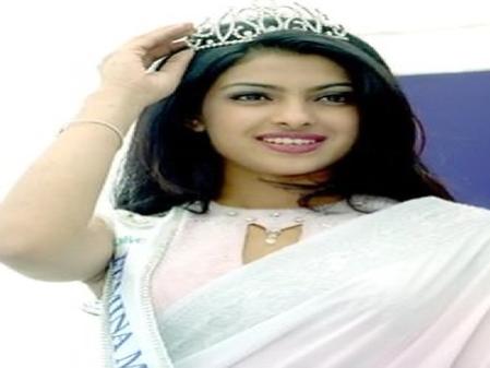 प्रियंका चोपड़ा 2000 में जीता मिस वर्ल्ड का खिताब, जानें क्यों पहली बार फिल्म सेट पर जाकर रोई थीं एक्ट्रेस