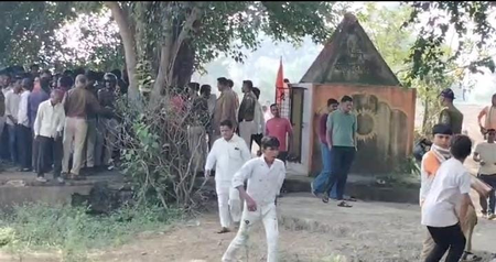 मध्य प्रदेश बुरहानपुर जिले के लालबाग थाना क्षेत्र में शिव मंदिर में तोड़फोड़, ग्रामीण आक्रोशित