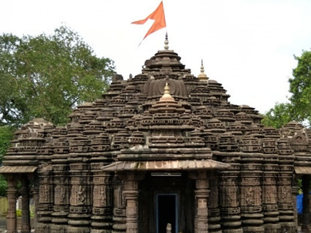 एक रात में पांडवों ने किया था अंबरनाथ मंदिर का निर्माण, इसमें छिपे हैं कई राज एक रात में पांडवों ने किया था अंबरनाथ मंदिर का निर्माण, इसमें छिपे हैं कई राज