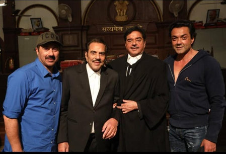 Shatrughan Sinha meets Sunny Deol & Bobby Deol, offers heartfelt condolences on Dharmendra's demise