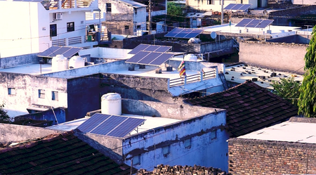 गुजरात का ऐसा गांव, जहां तीन साल से सभी घरों का बिजली बिल आ रहा शून्य पर कैसे? गुजरात का ऐसा गांव, जहां तीन साल से सभी घरों का बिजली बिल आ रहा शून्य पर कैसे?