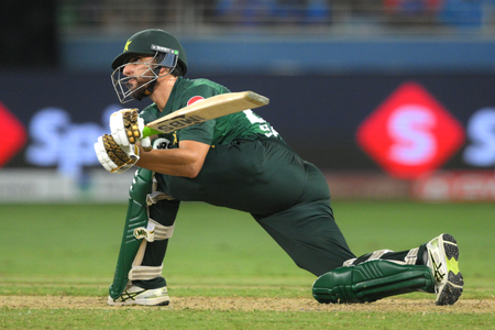 त्रिकोणीय टी20 सीरीज पाकिस्तान ने जीता खिताब, फाइनल में श्रीलंका को 6 विकेट से हराया