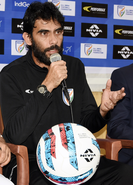 भारतीय फुटबॉल की स्थिति सुधारने के लिए खिलाड़ियों का पूल बढ़ाना होगा खालिद जमील भारतीय फुटबॉल की स्थिति सुधारने के लिए खिलाड़ियों का पूल बढ़ाना होगा खालिद जमील