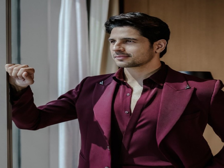 पिता बनने के बाद बदली सिद्धार्थ मल्होत्रा की जिंदगी, कहा- मेरी पत्नी सुपरहीरो हैं