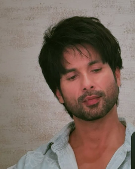 इंडस्ट्री में लंबा टिकना है तो लुक्स नहीं, अभिनय पर काम करो शाहिद कपूर इंडस्ट्री में लंबा टिकना है तो लुक्स नहीं, अभिनय पर काम करो शाहिद कपूर