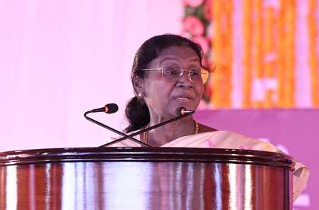 तमिलनाडु  राष्ट्रपति मुर्मू ने शिवगंगा सड़क हादसे पर जताया दुख, घायलों के जल्द स्वस्थ होने की कामना