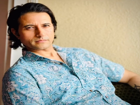 अपूर्व अग्निहोत्री बर्थडे पायलट बनने का सपना छोड़ शाहरुख खान के साथ रखा फिल्मों में कदम, आज टीवी पर कर रहे राज