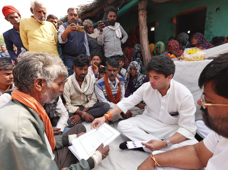 मध्य प्रदेश  अवैध खनन करने वालों पर बड़ी कार्रवाई, 2 ट्रैक्टर ट्रॉलियों समेत कई उपकरण जब्त