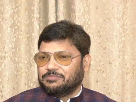 लोकतंत्र में विपक्ष को सुनना सरकार की जिम्‍मेदारी नीरज कुशवाहा