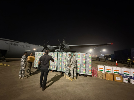 ऑपरेशन सागर बंधु श्रीलंका की लगातार मदद कर रहा भारत, रसद समेत मानवीय सहायता जारी