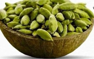 मुंह के छाले को दूर करने में कारगर इलायची, जानें फायदे और सेवन का तरीका