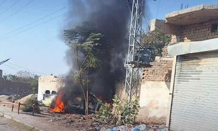 पाकिस्तान केपी में असिस्टेंट कमिश्नर के वाहन पर हमला, 3 की मौत