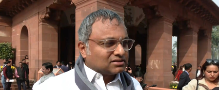 संसद सत्र संचार साथी ऐप को लेकर गहराया विवाद, विपक्ष के सांसदों ने खुलकर विरोध किया संसद सत्र संचार साथी ऐप को लेकर गहराया विवाद, विपक्ष के सांसदों ने खुलकर विरोध किया