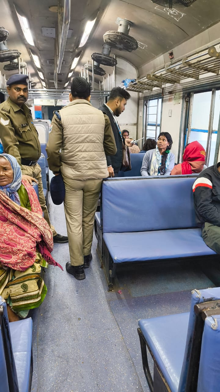 मालदा मंडल में टिकट जांच एवं यात्री जागरूकता अभियान का सफल संचालन, नवंबर में 20,127 मामले पकड़े गए