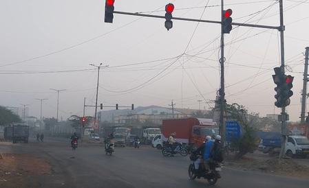 Delhi air quality nears ‘severe’ level, multiple spots record AQI above 400