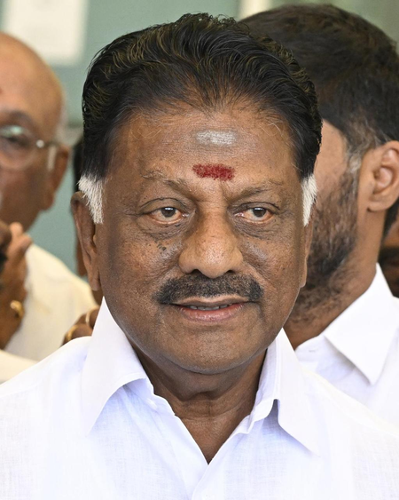 Panneerselvam meets Amit Shah as political realignment talks intensify in TN