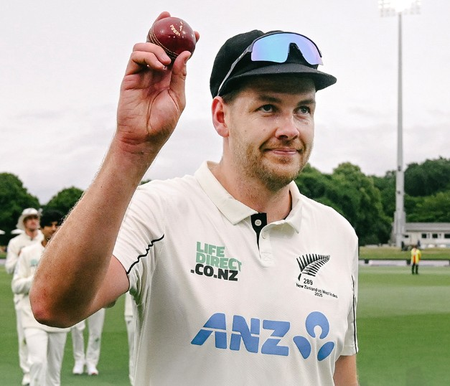 न्यूजीलैंड बनाम वेस्टइंडीज जैकब डफी का पंच, कीवी टीम को पहली पारी में 64 रन की बढ़त मिली