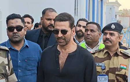 जोधपुर पहुंचे फिल्म स्टार अक्षय कुमार, बोले- राजस्थान शानदार जगह, यहां आकर अच्छा लगता है जोधपुर पहुंचे फिल्म स्टार अक्षय कुमार, बोले- राजस्थान शानदार जगह, यहां आकर अच्छा लगता है