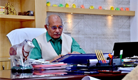 गोशालाओं की व्यवस्थाओं पर कड़ाई  ठंड से एक भी गोवंश की मृत्यु न हो  धर्मपाल सिंह