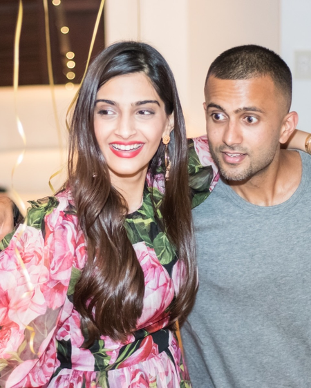 <div>Sonam Kapoor marks eight years since she got 'engaged' to Anand Ahuja in NY</div>