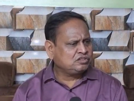 पश्चिम बंगाल  टीएमसी ने बाबरी मस्जिद बनाने की बात करने वाले विधायक हुमायूं कबीर को किया निलंबित