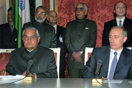 25 साल की दोस्ती बेमिसाल, भारत दौरे से पहले पुतिन और पीएम मोदी की पुरानी फोटो वायरल