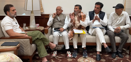 राहुल गांधी ने दिल्ली देहात के प्रतिनिधियों से की मुलाकात, सरकार पर गरीबों का हक छीनने का आरोप लगाया