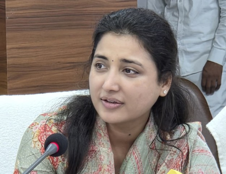 प्रतिबंधित कफ सिरप मामले में आरोपियों पर हो जल्द कठोर कार्रवाई सपा विधायक रागिनी सोनकर