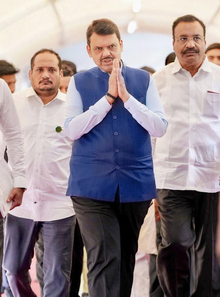 महाराष्ट्र नेरुल, बेलापुर और उरण के बीच चलेंगी 10 नई लोकल ट्रेन, सीएम फडणवीस ने की घोषणा