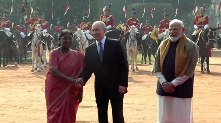 राष्ट्रपति भवन पहुंचे रूसी प्रेसिडेंट पुतिन, गार्ड ऑफ ऑनर से किया गया सम्मानित