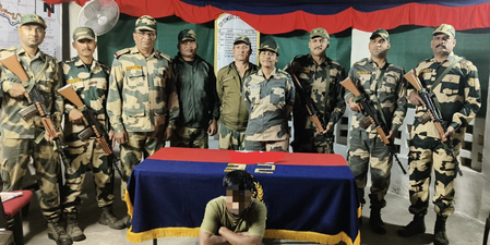 BSF apprehends smuggler along India-B'desh border; seizes gold valued at over Rs 5.47 crore