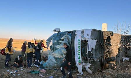 Seven dead, 11 injured in bus crash in Turkey