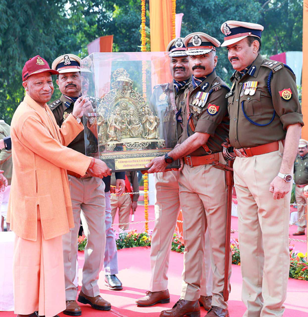 UP CM salutes home guards, honours distinguished officers on 63rd Foundation Day UP CM salutes home guards, honours distinguished officers on 63rd Foundation Day