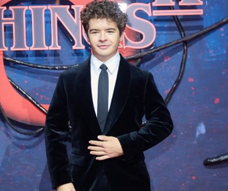 Gaten Matarazzo reveals which 'Stranger Things' co-stars he constantly keeps texting