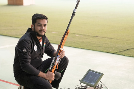 आईएसएसएफ वर्ल्ड कप फाइनल में ऐश्वर्य तोमर ने साधा सिल्वर पर निशाना आईएसएसएफ वर्ल्ड कप फाइनल में ऐश्वर्य तोमर ने साधा सिल्वर पर निशाना